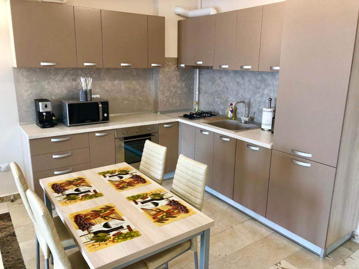 Sophia 3 Luxury Apartments Mamaia Buitenkant foto