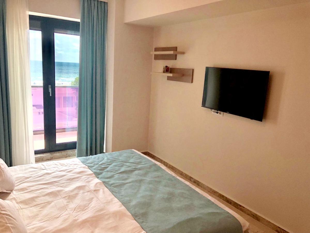 Sophia 3 Luxury Apartments Mamaia Buitenkant foto